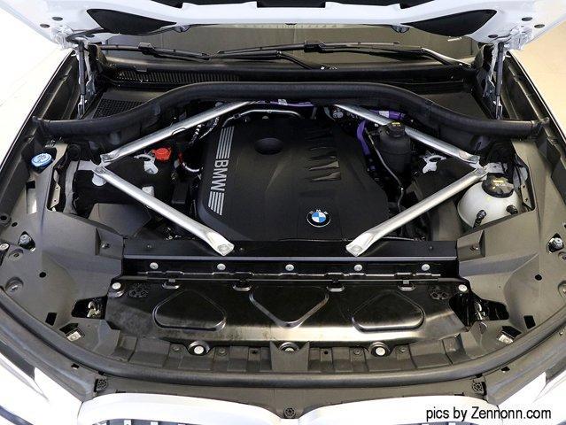 Photo of 2023 Mineral White Metallic BMW X7