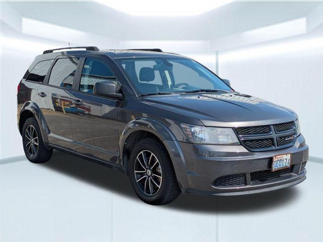 Photo of 2018 Granite Pearlcoat Dodge Journey