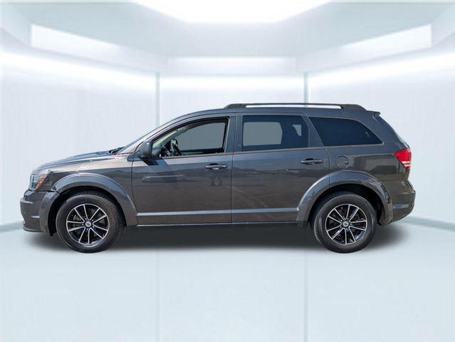 Photo of 2018 Granite Pearlcoat Dodge Journey