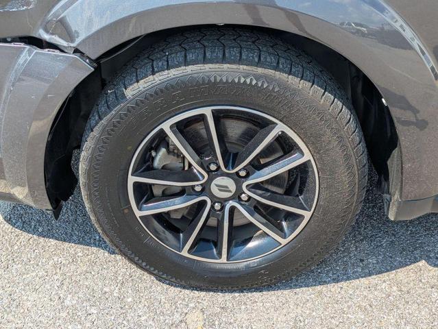Photo of 2018 Granite Pearlcoat Dodge Journey