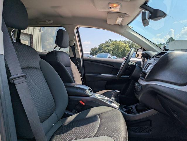 Photo of 2018 Granite Pearlcoat Dodge Journey