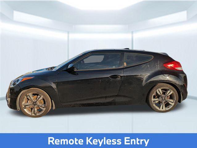 Photo of 2016 Ultra Black Hyundai Veloster