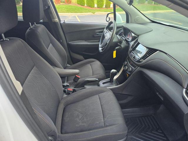 Photo of 2018 Summit White Chevrolet Trax