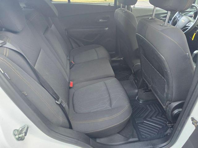 Photo of 2018 Summit White Chevrolet Trax