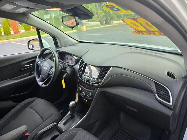 Photo of 2018 Summit White Chevrolet Trax