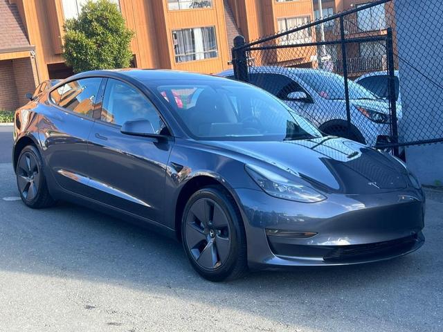 Photo of 2023 Midnight Silver Metallic Tesla Model 3