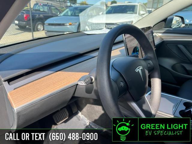 Photo of 2023 Midnight Silver Metallic Tesla Model 3