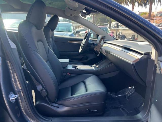 Photo of 2023 Midnight Silver Metallic Tesla Model 3