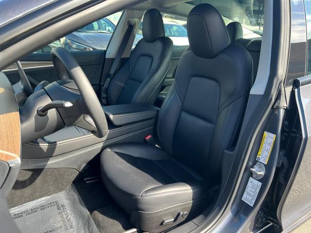 Photo of 2023 Midnight Silver Metallic Tesla Model 3