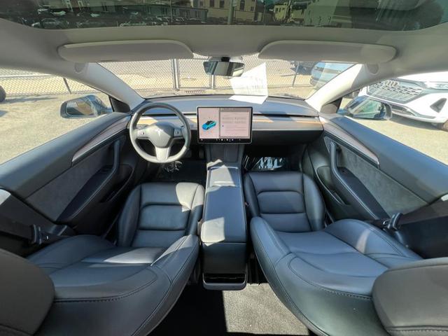 Photo of 2023 Midnight Silver Metallic Tesla Model 3
