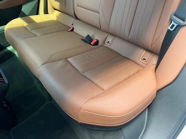 Photo of 2021 Glacier White Metallic Audi e-tron