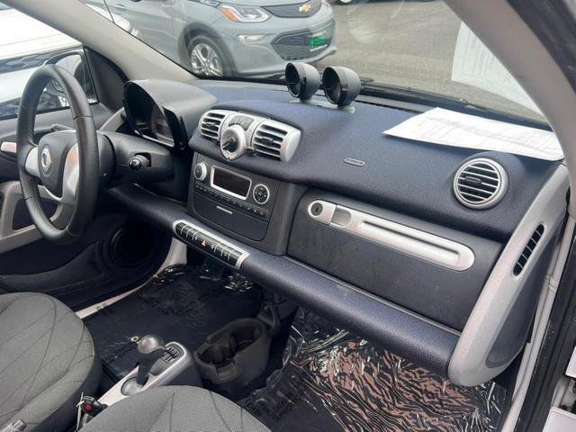 Photo of 2016 Crystal White smart ForTwo Electric Drive