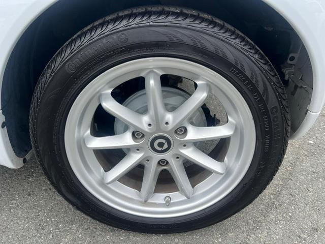 Photo of 2016 Crystal White smart ForTwo Electric Drive