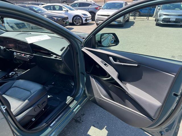 Photo of 2023 Cityscape Green Kia Niro EV
