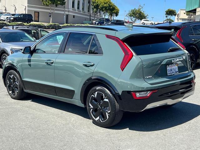Photo of 2023 Cityscape Green Kia Niro EV