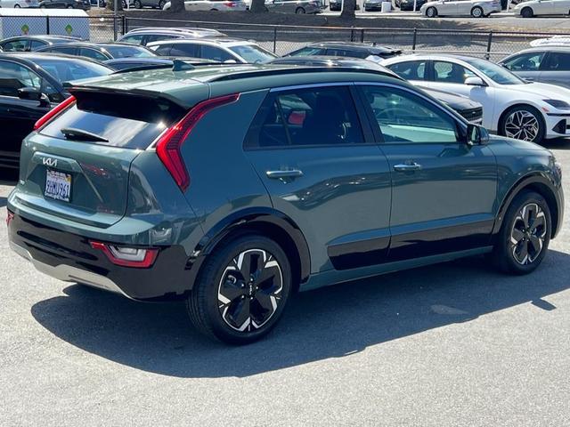 Photo of 2023 Cityscape Green Kia Niro EV