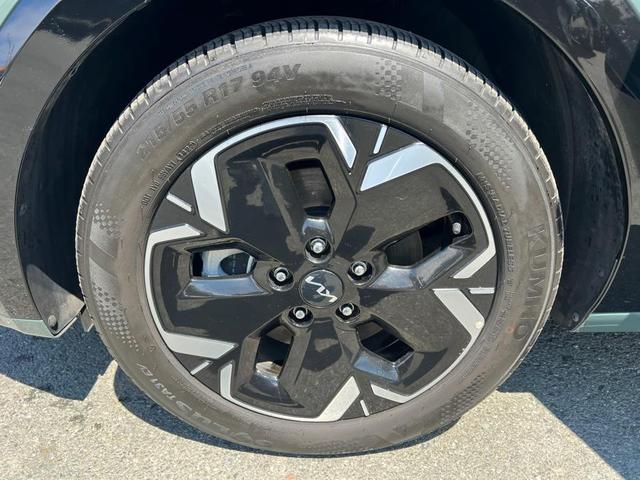 Photo of 2023 Cityscape Green Kia Niro EV