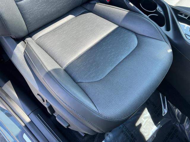 Photo of 2023 Cityscape Green Kia Niro EV