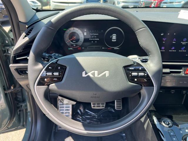 Photo of 2023 Cityscape Green Kia Niro EV