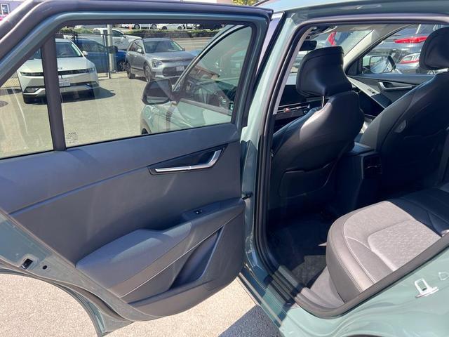 Photo of 2023 Cityscape Green Kia Niro EV