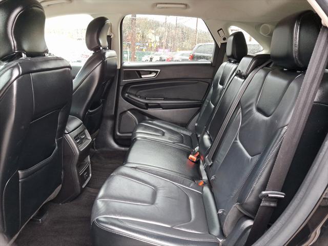 Photo of 2016 Shadow Black - G1 Ford Edge