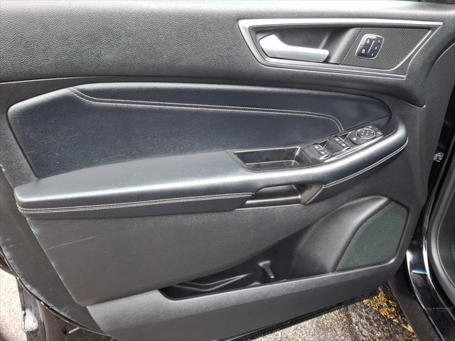 Photo of 2016 Shadow Black - G1 Ford Edge