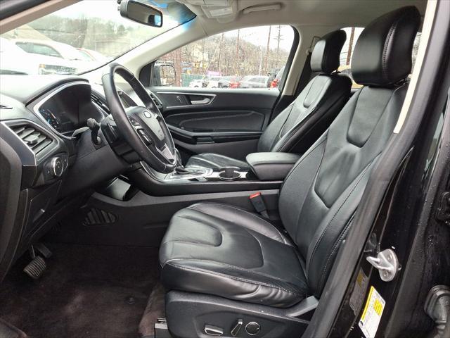 Photo of 2016 Shadow Black - G1 Ford Edge