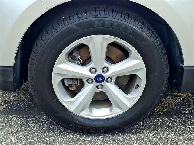 Photo of 2017 Magnetic Metallic - J7 Ford Edge