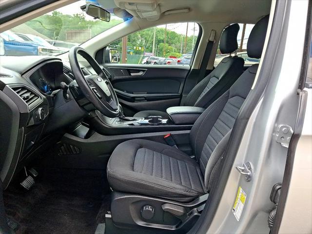 Photo of 2017 Magnetic Metallic - J7 Ford Edge