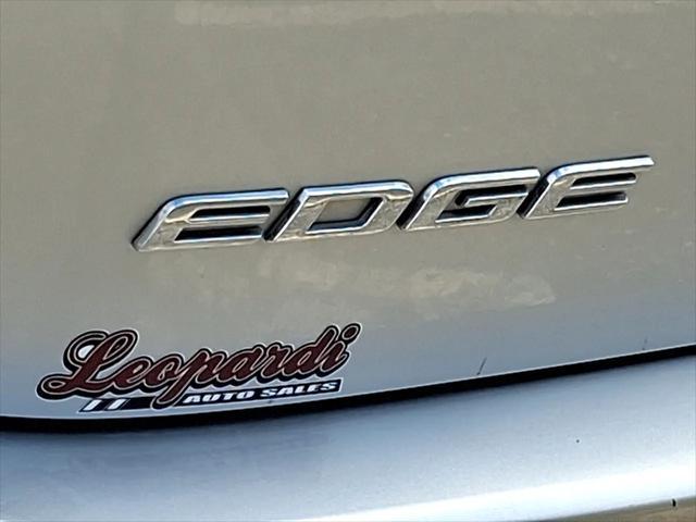 Photo of 2017 Magnetic Metallic - J7 Ford Edge