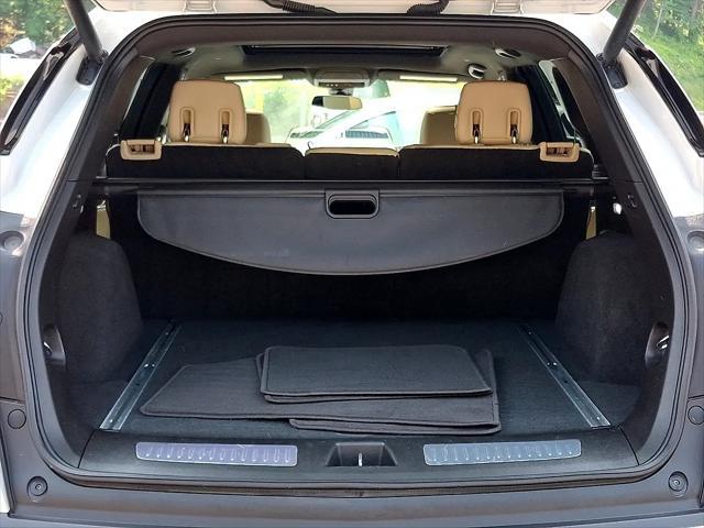 Photo of 2018 Crystal White Tricoat - G1W Cadillac XT5