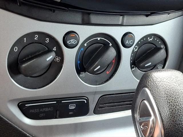 Photo of 2012 Kona Blue Metallic - L6 Ford Focus