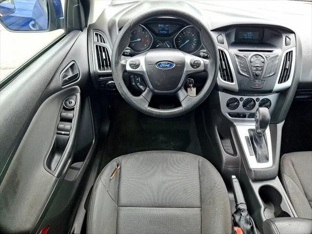 Photo of 2012 Kona Blue Metallic - L6 Ford Focus
