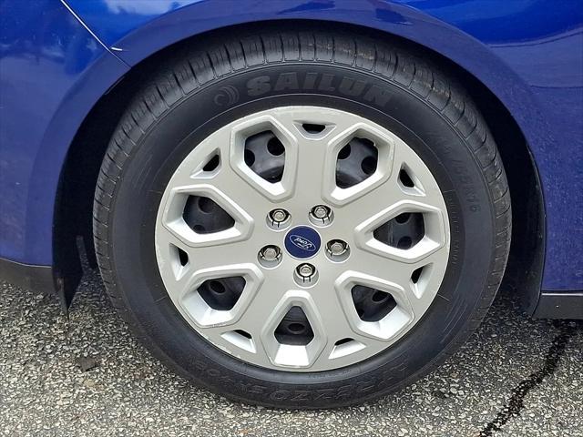 Photo of 2012 Kona Blue Metallic - L6 Ford Focus