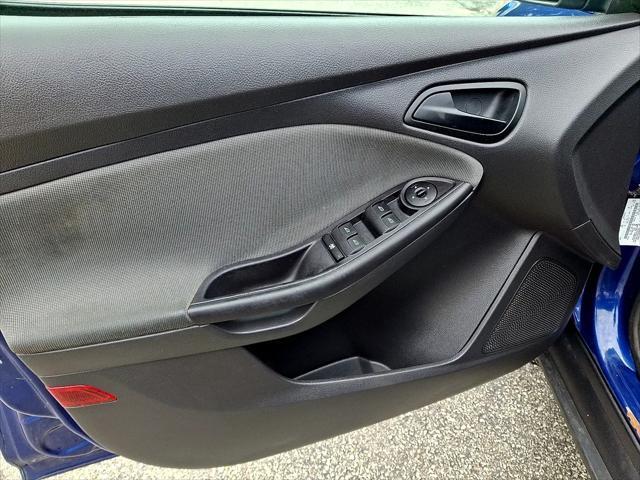 Photo of 2012 Kona Blue Metallic - L6 Ford Focus