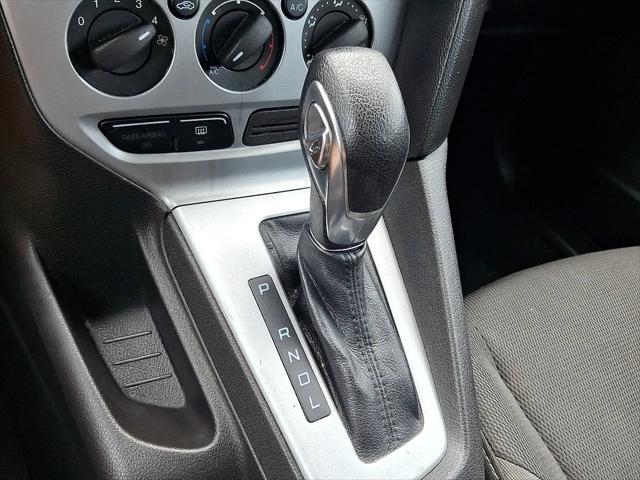 Photo of 2012 Kona Blue Metallic - L6 Ford Focus