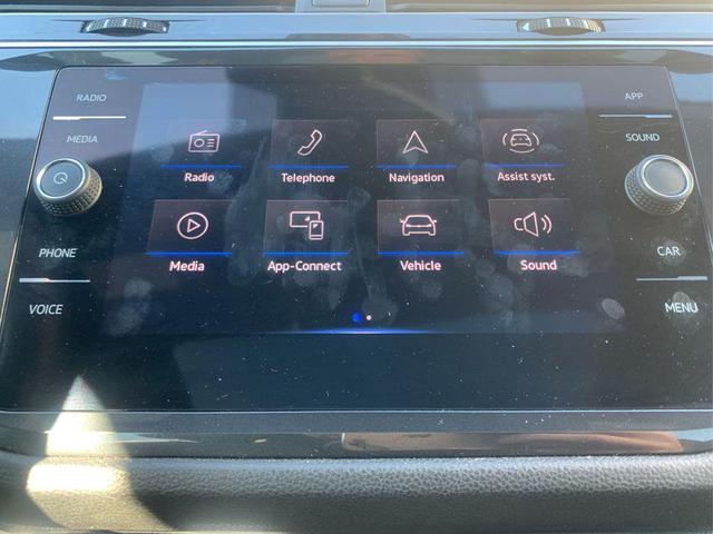 Photo of 2024 Opal White Pearl Volkswagen Tiguan