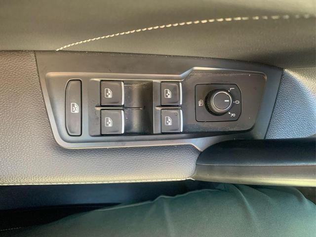 Photo of 2024 Opal White Pearl Volkswagen Tiguan