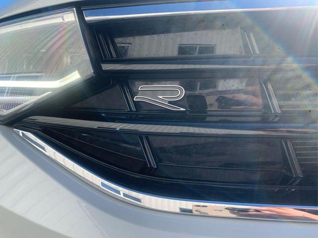 Photo of 2024 Opal White Pearl Volkswagen Tiguan