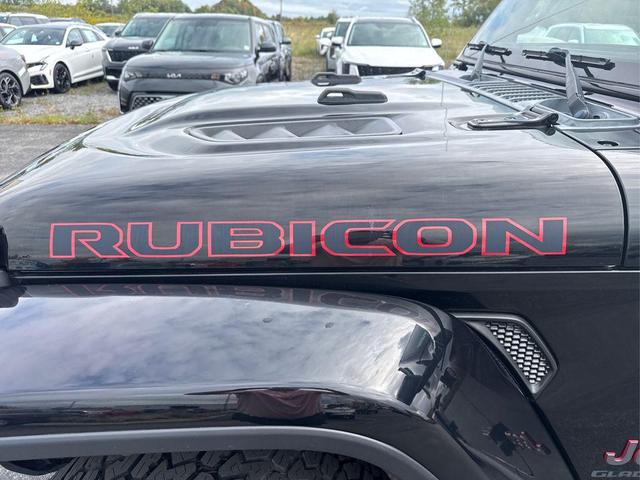 Photo of 2020 Black Clearcoat Jeep Gladiator