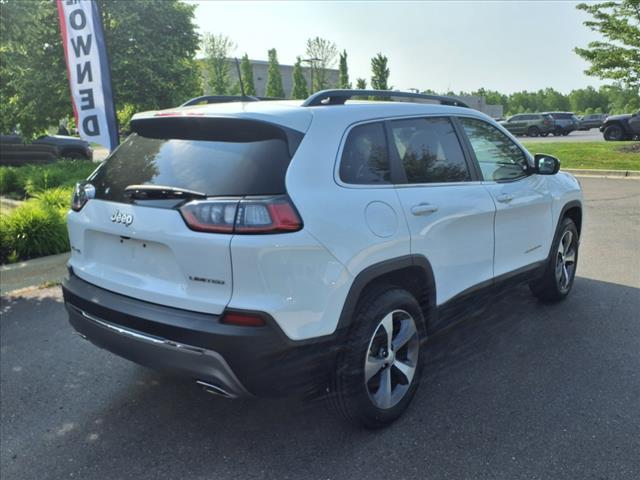 Photo of 2022 Bright White Clearcoat Jeep Cherokee