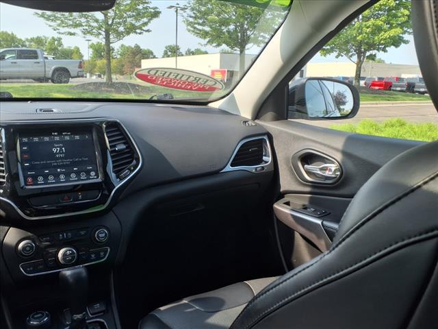 Photo of 2022 Bright White Clearcoat Jeep Cherokee