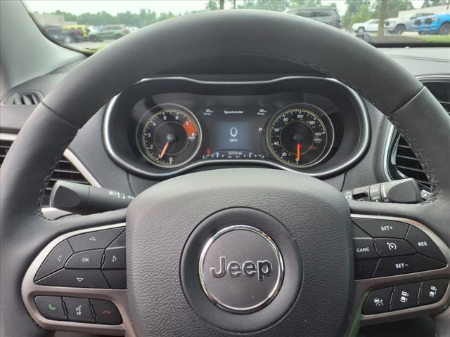 Photo of 2022 Diamond Black Jeep Cherokee