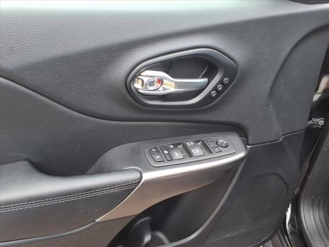 Photo of 2022 Diamond Black Jeep Cherokee