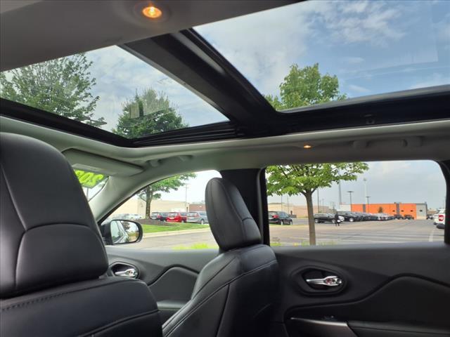 Photo of 2022 Diamond Black Jeep Cherokee