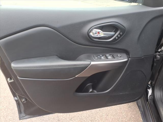 Photo of 2022 Diamond Black Jeep Cherokee