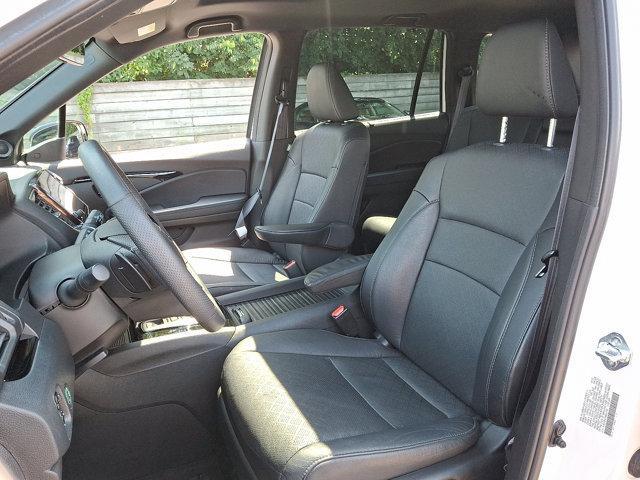 Photo of 2022 Platinum White Pearl Honda Passport