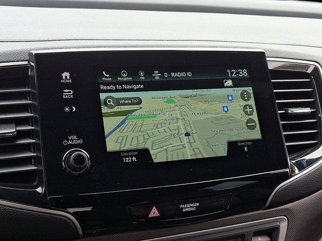 Photo of 2022 Platinum White Honda Passport
