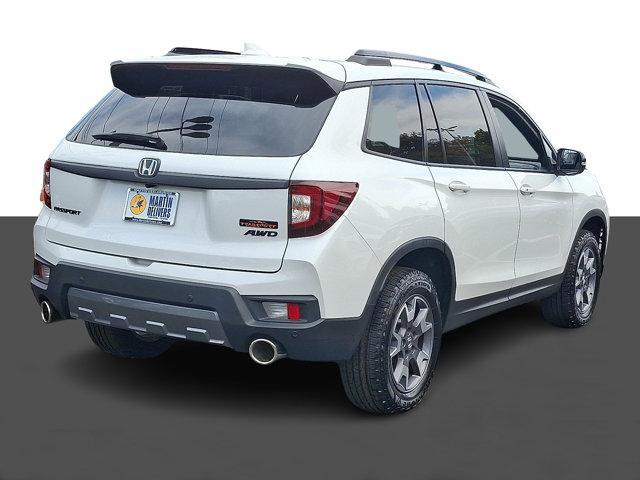 Photo of 2022 Platinum White Honda Passport