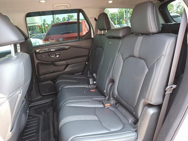 Photo of 2025 Platinum White Pearl Honda Pilot